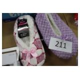 2pr slipper socks M/L 8-10