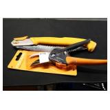 fiskars prunerds & fiskars saw (display)