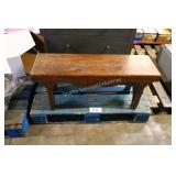 wooden sitting bench