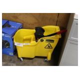 rubbermaid mop bucket w wheels