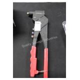 arrow swivel riveter (display)