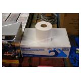 6 white paper towels