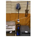 kobalt 40v string trimmer (batt in office)