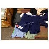 lot of clothes asst sizes