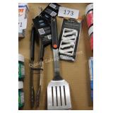 3pc grill spatula/tongs/table cloth clamps