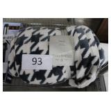 threshold 50ï¿½x60ï¿½ throw blanket