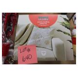 DIY punch needling pillow kit