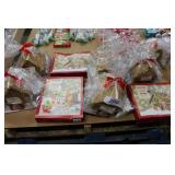 10ct asst gingerbread house kits 4/25