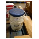 igloo 5g cooler (cracked)