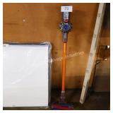 dyson v8 cordless vac -works- no charger