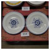 2 white/flowers plates