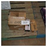 4-gc017 12v plug socket w clamps