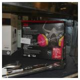 3m respirator (display)