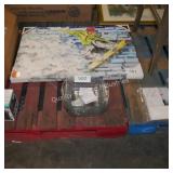 4 glass casserole dishes