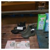 2 asst sz boots