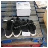 2pr black shoes asst sz