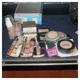 asst makeup (display)
