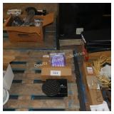 12 -  eye liner & beauty mirror