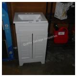 18ï¿½ vanity w top (right side damage)