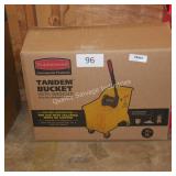 rubbermaid bucket w wringer