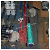 2 garden tools/mop