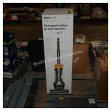 dyson ball vac- works-display -cut cord