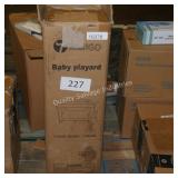 baby play yard