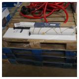 shelf/brackets/wall paper