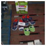 3 pairs of asst size shoes