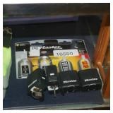 4 masterlock locks w/ keys (display)