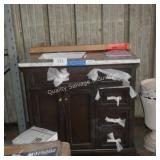 36" vanity w top (broke back board)