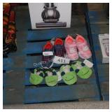 4 pair asst size kids shoes