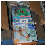 2 pool float/toy