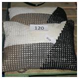 2 accent pillows
