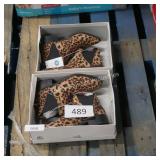 2 asst size womens boots