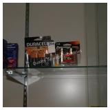 3/4pk 9v & 3/2pk d batteries (display)