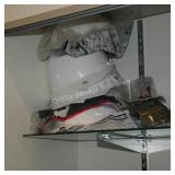 4 hard hats & safety glasses (display)
