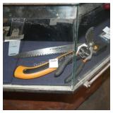fiskars pruners saw (display)