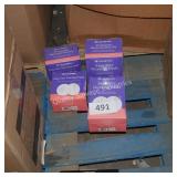 4pks of lansinoh nursing pads