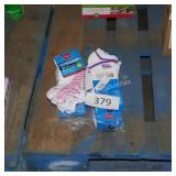 4-3pk hanes size 5-9 socks