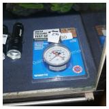 water pressure test gauge (display)