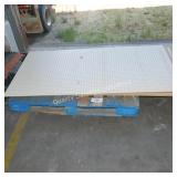 4-66ï¿½ x 34.5ï¿½ peg board