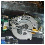 dewalt 20v circular saw - tool only (display)