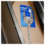 kobalt 3ï¿½ adjustable plumber wrench (display)