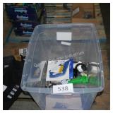 cracked tote with carpet cutter