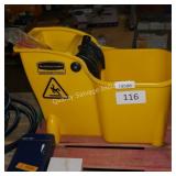 rubbermaid mop bucket no wheels