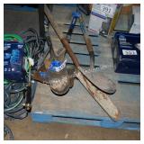 4 garden tools (damaged)