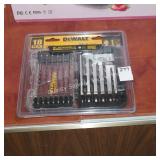 18pc dewalt drill bit set (display)