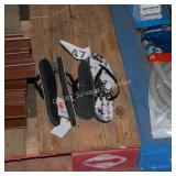 2 pair of flip flops size 5/6