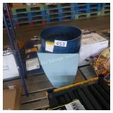 2 flower pots